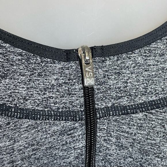 VSX SPORT gray & black zip front high impact racerback sports bra size 32DD - Picture 3 of 7